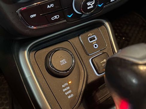 Used 2019 Jeep Compass Latitude w/ Popular Equipment Group AWD/4WD image 28