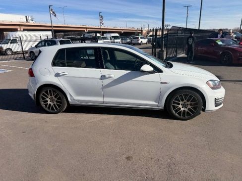 Used 2016 Volkswagen GTI SE image 18