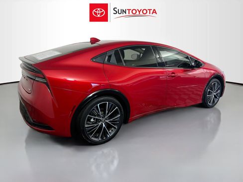 Used 2024 Toyota Prius XLE image 4
