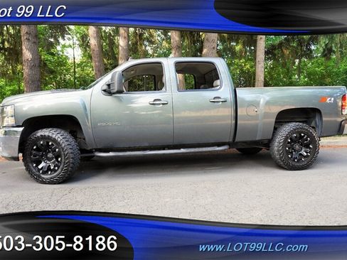 Used 2011 Chevrolet Silverado 2500 LTZ w/ LTZ Plus Package AWD/4WD image 5