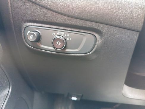 Used 2023 Chevrolet Equinox LT image 20