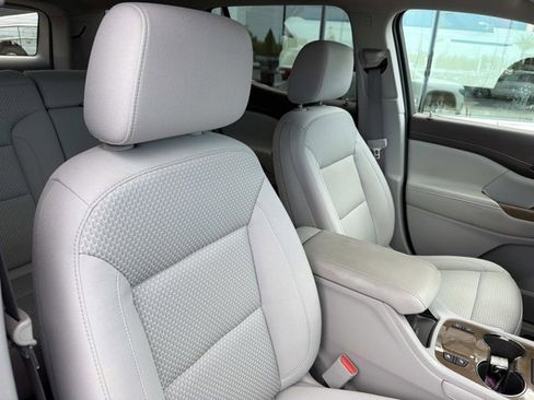 Used 2020 GMC Acadia SLE w/ Driver Convenience Package FWD image 19