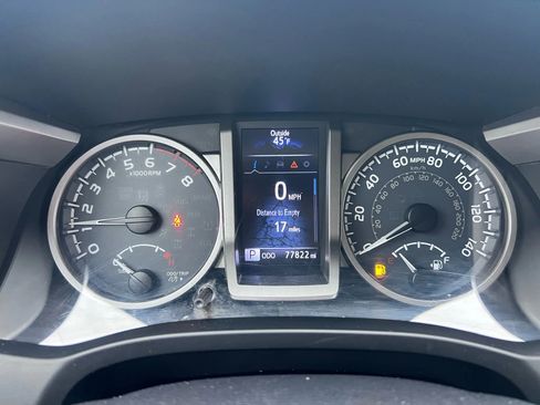 Used 2017 Toyota Tacoma SR5 image 8