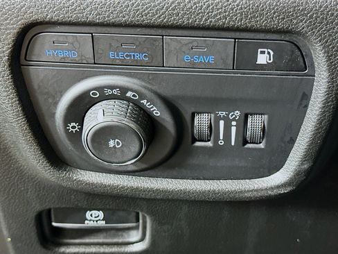 Used 2022 Jeep Grand Cherokee Limited 4xe AWD/4WD image 17