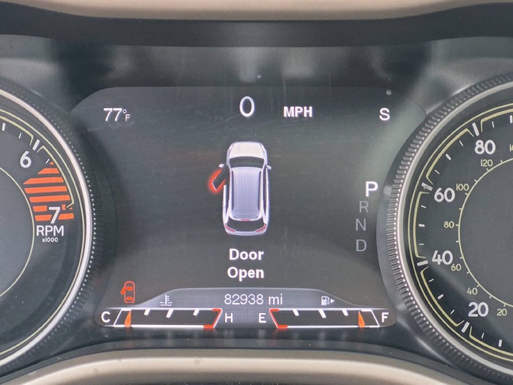 Used 2018 Jeep Cherokee Limited AWD/4WD image 18