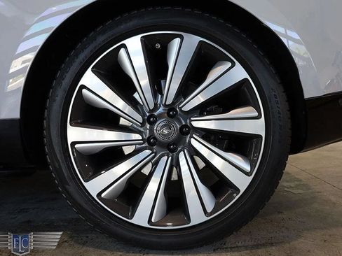 Used 2023 Land Rover Range Rover SV AWD/4WD image 44
