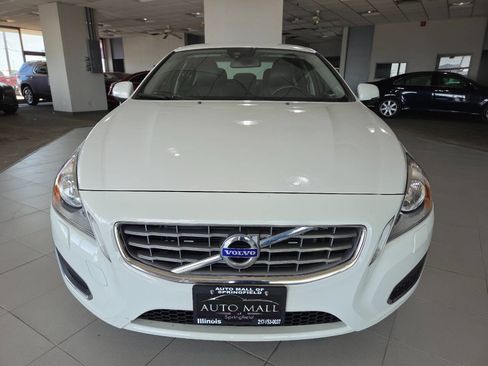Used 2012 Volvo S60 T5 w/ Climate Pkg FWD image 2