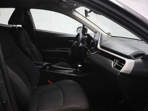 Used 2021 Toyota C-HR LE FWD image 9