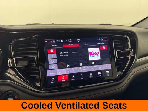 Used 2024 Dodge Durango GT image 16