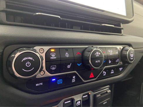 Used 2024 Jeep Wrangler Sahara w/ Technology Group image 34