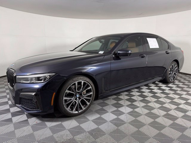 Used 2022 BMW 740i w/ M Sport Package RWD image 2