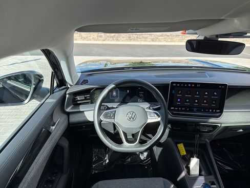 Used 2025 Volkswagen Tiguan S image 16