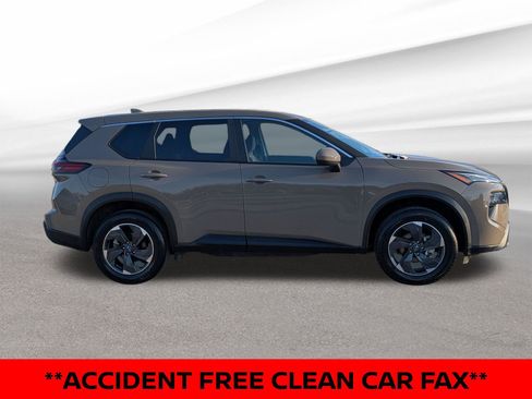 Certified 2025 Nissan Rogue SV image 5