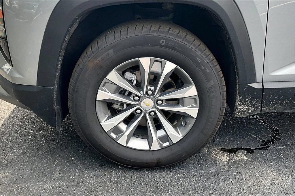 Used 2025 Chevrolet Equinox LT AWD/4WD image 30