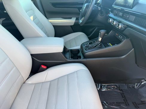Used 2024 Honda CR-V EX-L image 32
