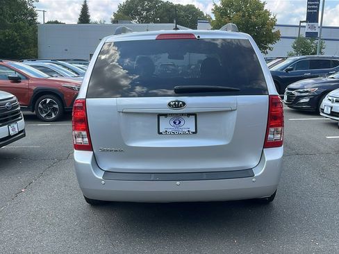 Used 2012 Kia Sedona LX image 6