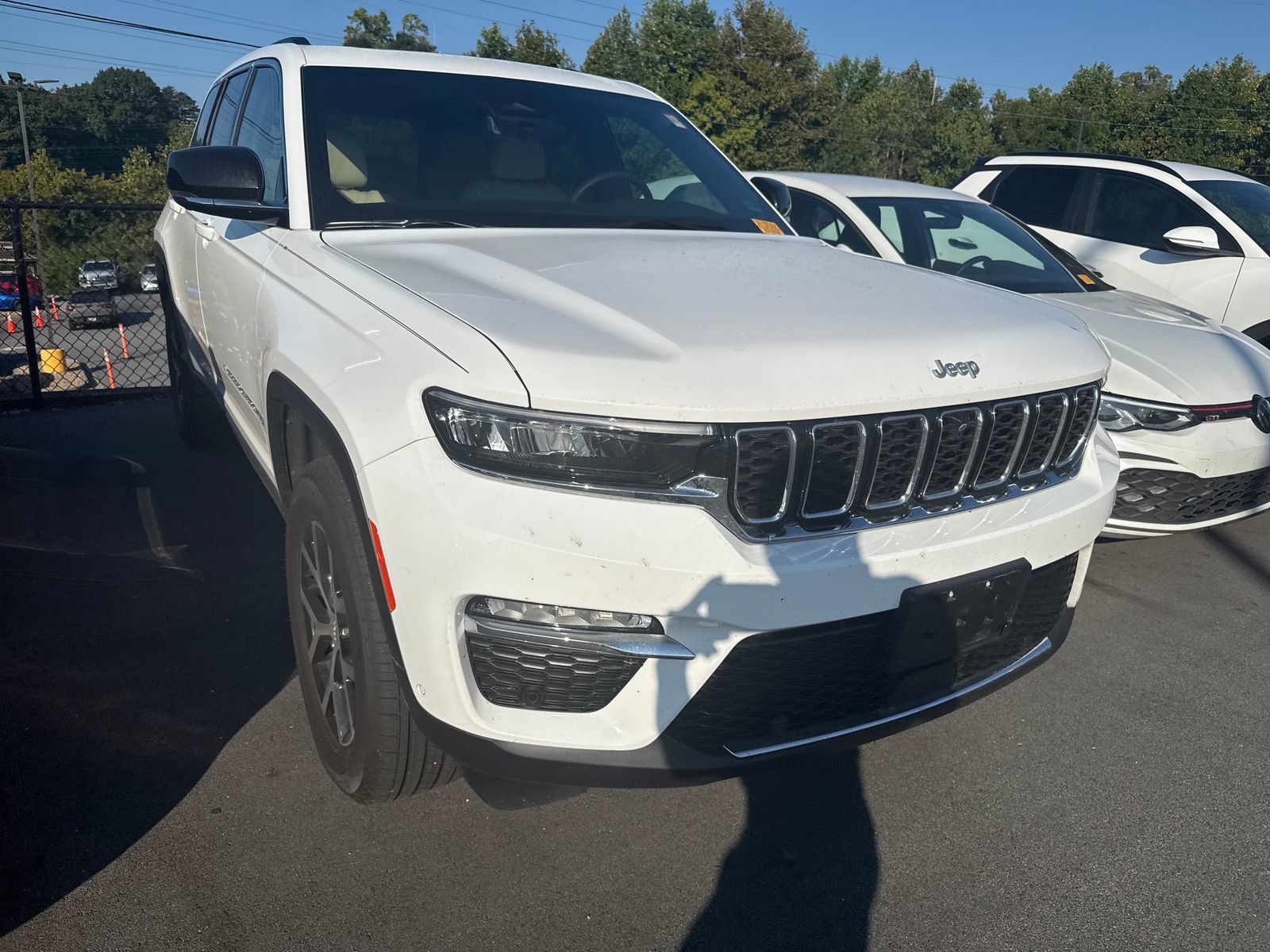 Used 2025 Jeep Grand Cherokee Limited w/ Luxury Tech Group II AWD/4WD image 6