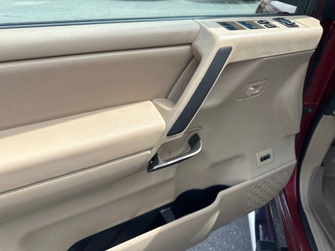 Used 2014 Nissan Titan SL image 20