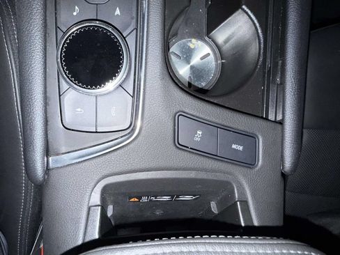 Used 2025 Cadillac XT6 Premium Luxury AWD/4WD image 26