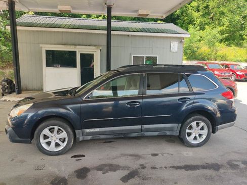 Used 2013 Subaru Outback 2.5i Premium AWD/4WD image 3