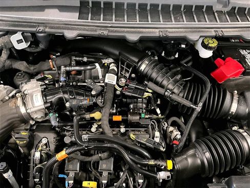 Used 2022 Ford Edge ST image 32