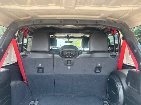 Used 2020 Jeep Wrangler Unlimited Rubicon w/ Quick Order Package 28Y Recon AWD/4WD image 28