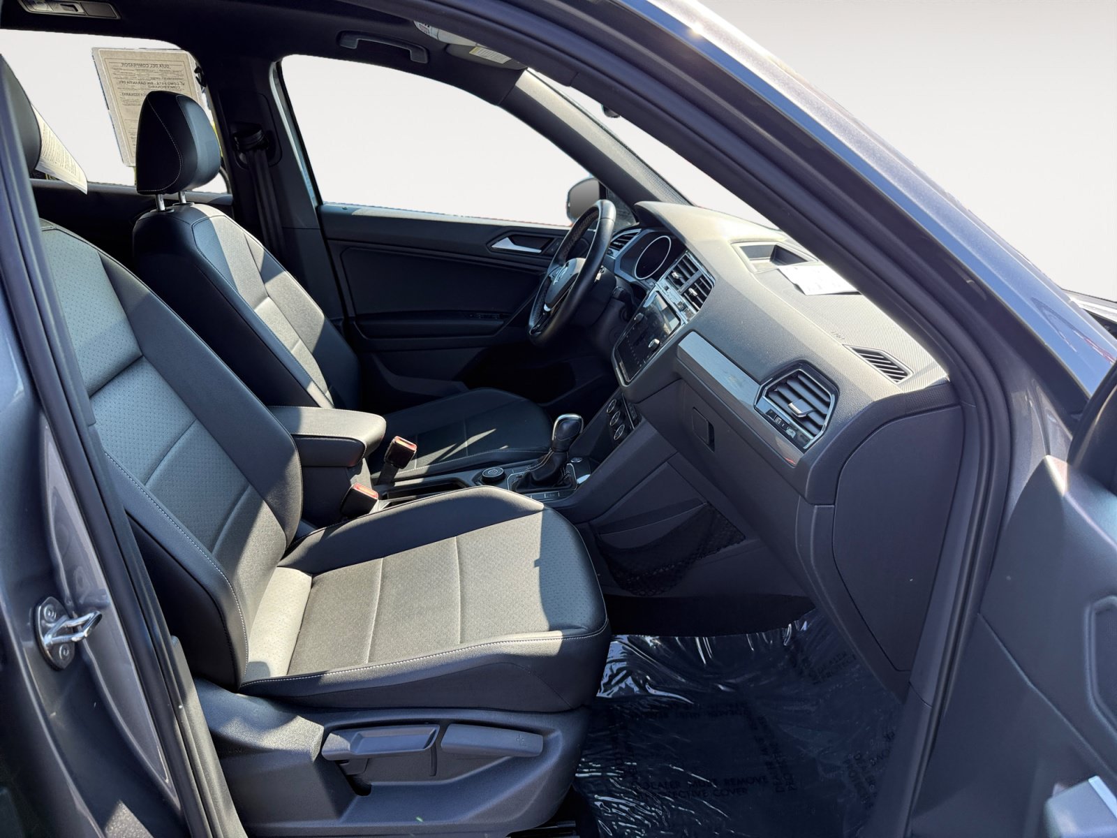 Used 2021 Volkswagen Tiguan SE R-Line AWD/4WD image 19
