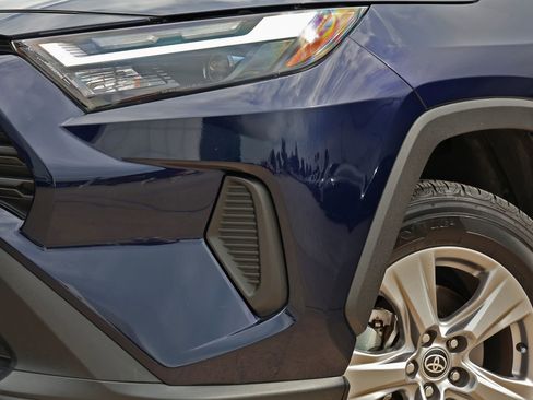 Used 2025 Toyota RAV4 XLE w/ Convenience Package FWD image 12