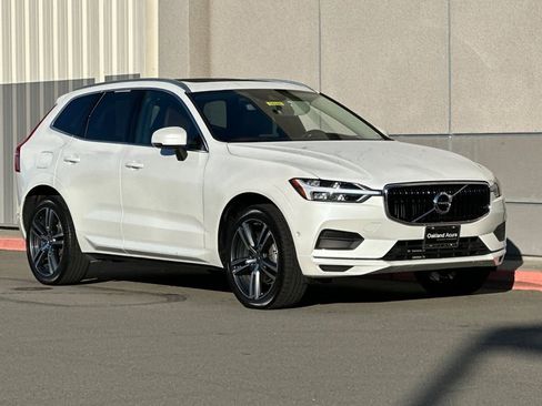Used 2019 Volvo XC60 T5 Momentum w/ Premium Package image 2