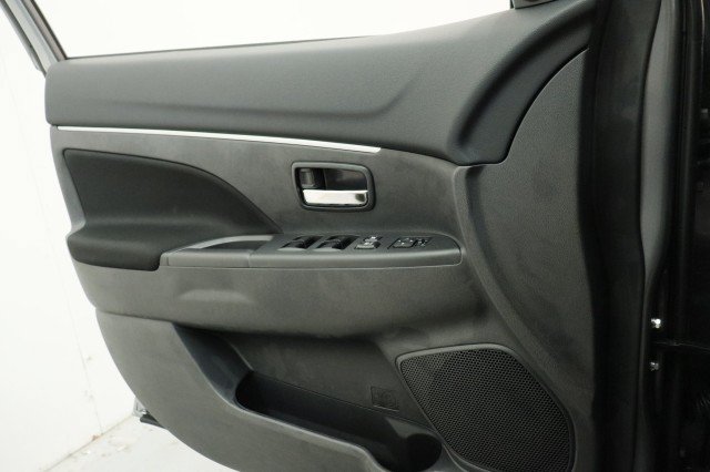 New 2027 Mitsubishi Outlander Sport FWD image 15