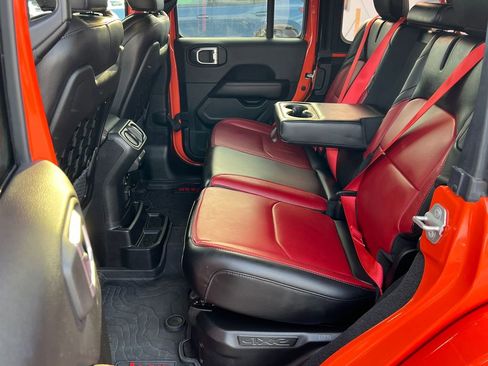 Used 2023 Jeep Wrangler Unlimited Rubicon 4xe image 19