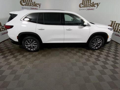 Used 2026 Buick Enclave Preferred w/ Power Package image 9