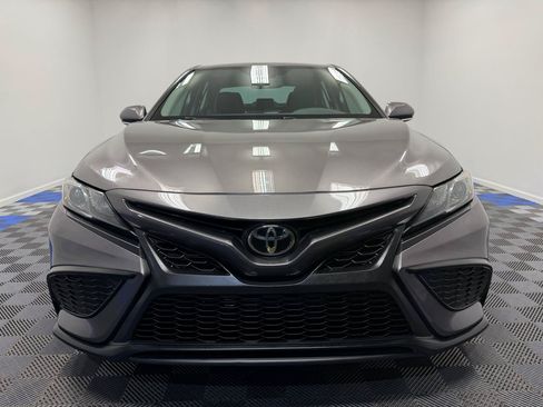 Used 2021 Toyota Camry SE w/ Convenience Package FWD image 2