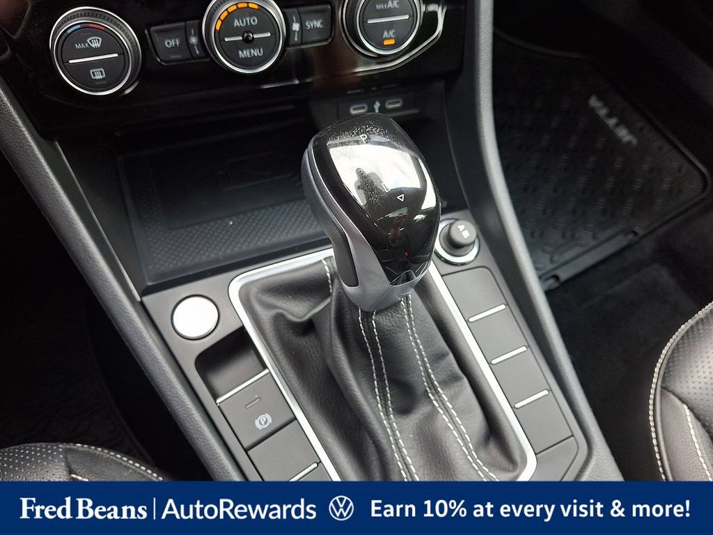 Certified 2024 Volkswagen Jetta SEL FWD image 18