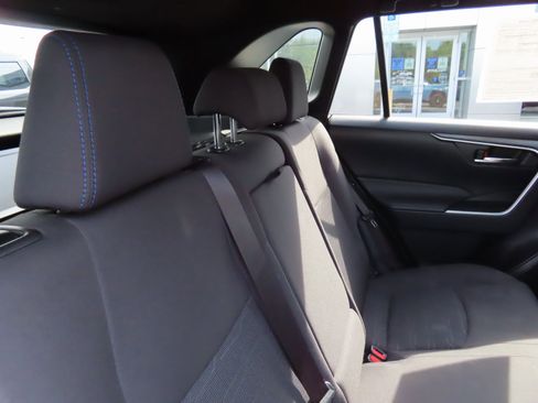 Used 2022 Toyota RAV4 SE w/ Convenience Package image 34