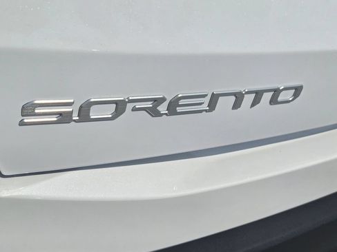 Certified 2026 Kia Sorento LX FWD image 12