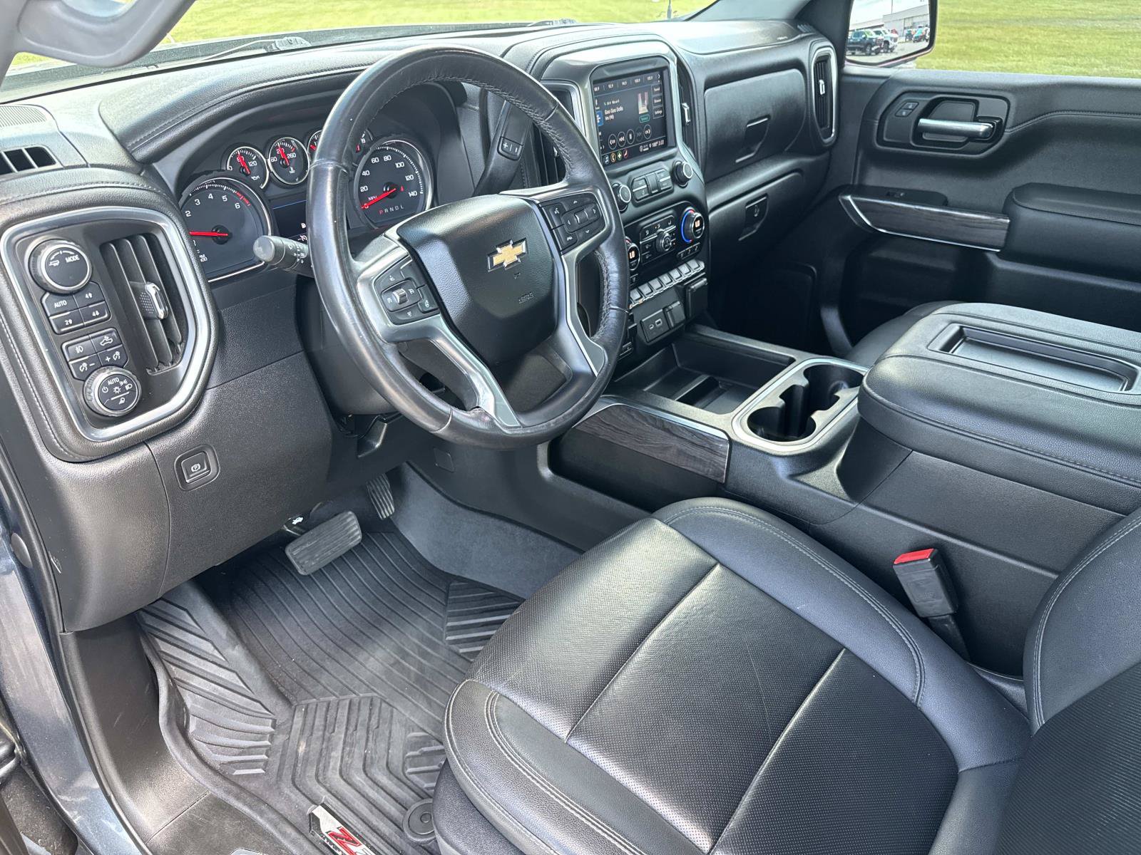 Used 2022 Chevrolet Silverado 1500 LTZ AWD/4WD image 27
