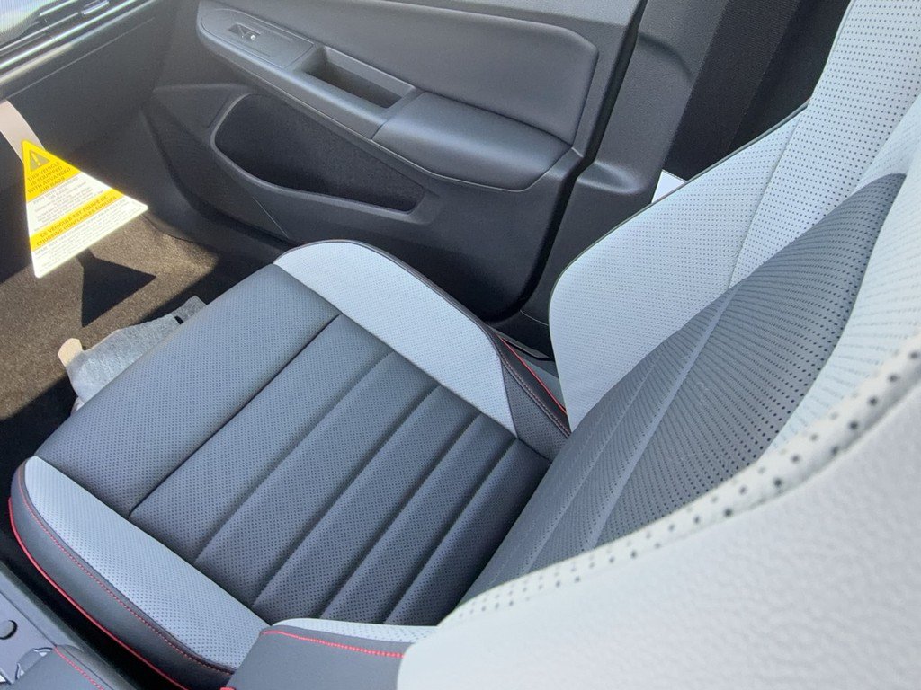 New 2026 Volkswagen GTI SE FWD image 14