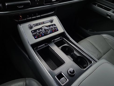 Used 2020 Lincoln Aviator Reserve w/ Elements Package Plus AWD/4WD image 25