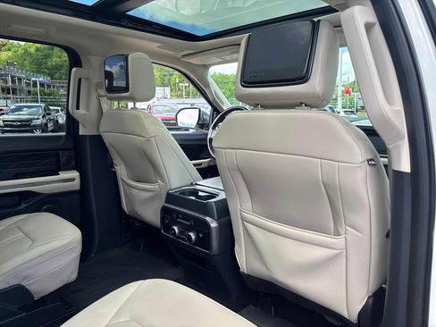 Used 2022 Ford Expedition Platinum AWD/4WD image 32