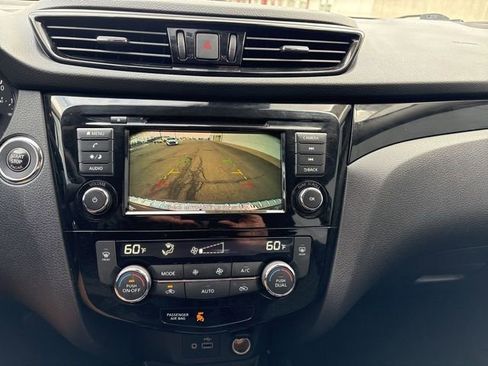 Used 2022 Nissan Rogue Sport SV image 15