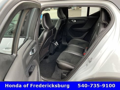 Used 2020 Volvo XC40 T5 R-Design AWD/4WD image 23
