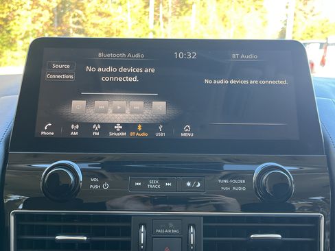 Used 2023 Nissan Armada SL w/ Captain's Chairs Package image 6