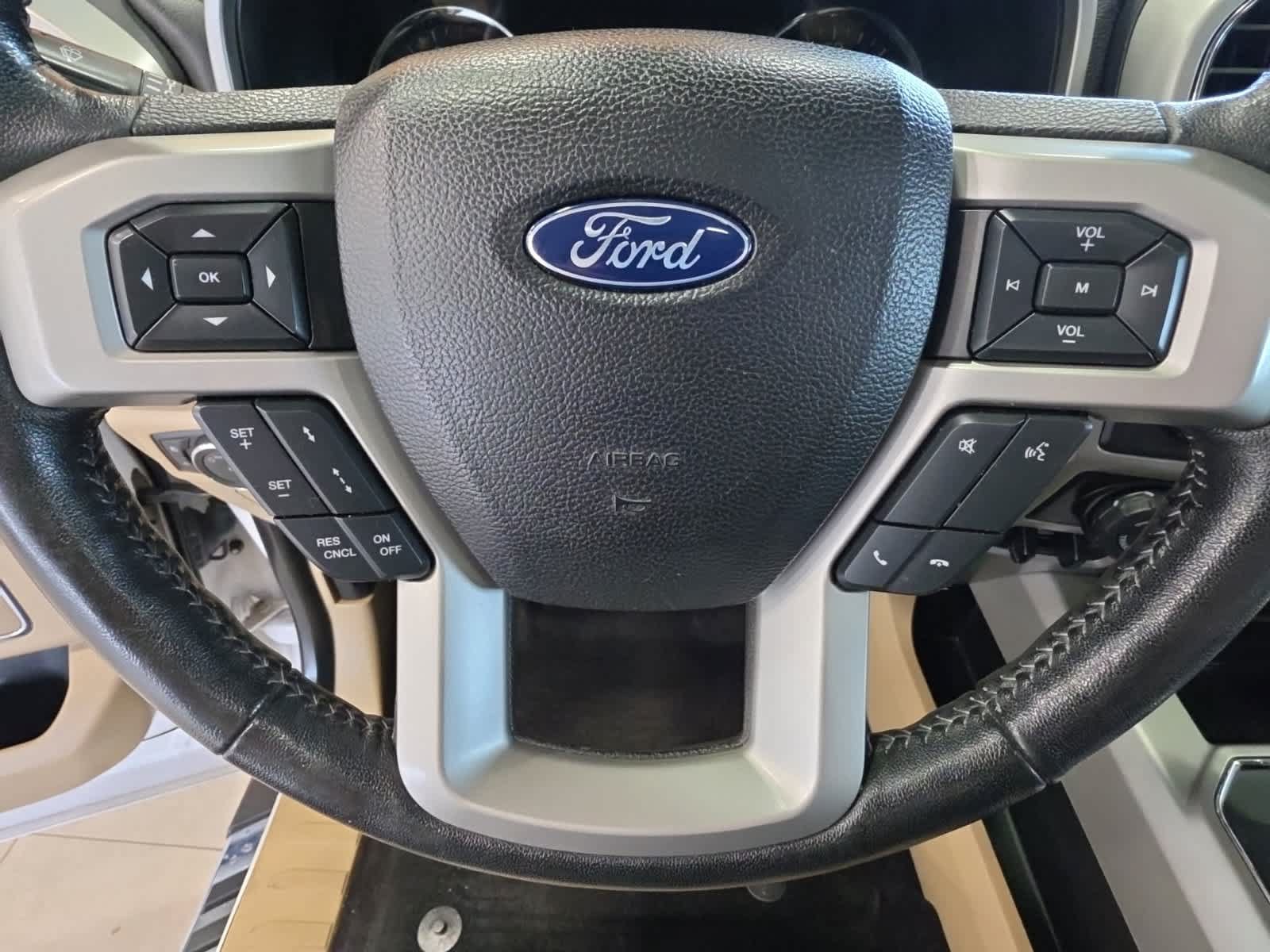 Used 2017 Ford F150 Lariat w/ Equipment Group 502A Luxury AWD/4WD image 28