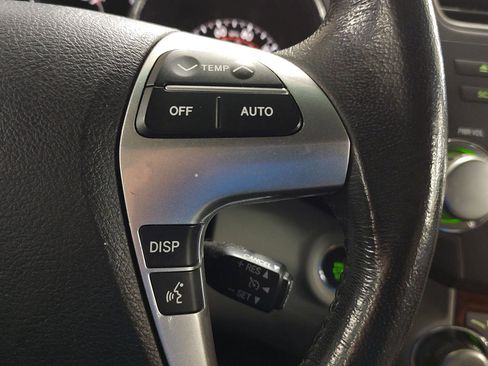 Used 2012 Toyota Highlander Limited w/ Tow Pkg image 15