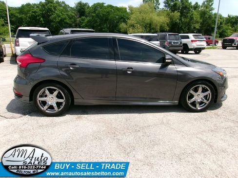 Used 2017 Ford Focus ST FWD image 5
