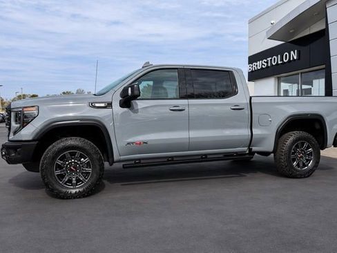 Used 2024 GMC Sierra 1500 AT4X image 3