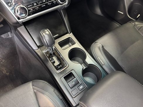 Used 2018 Subaru Legacy 3.6R Limited AWD/4WD image 16