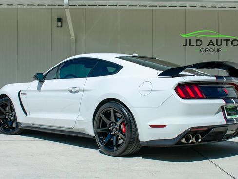 Used 2019 Ford Mustang Shelby GT350R w/ GT350R Equipment Group 920A RWD image 4