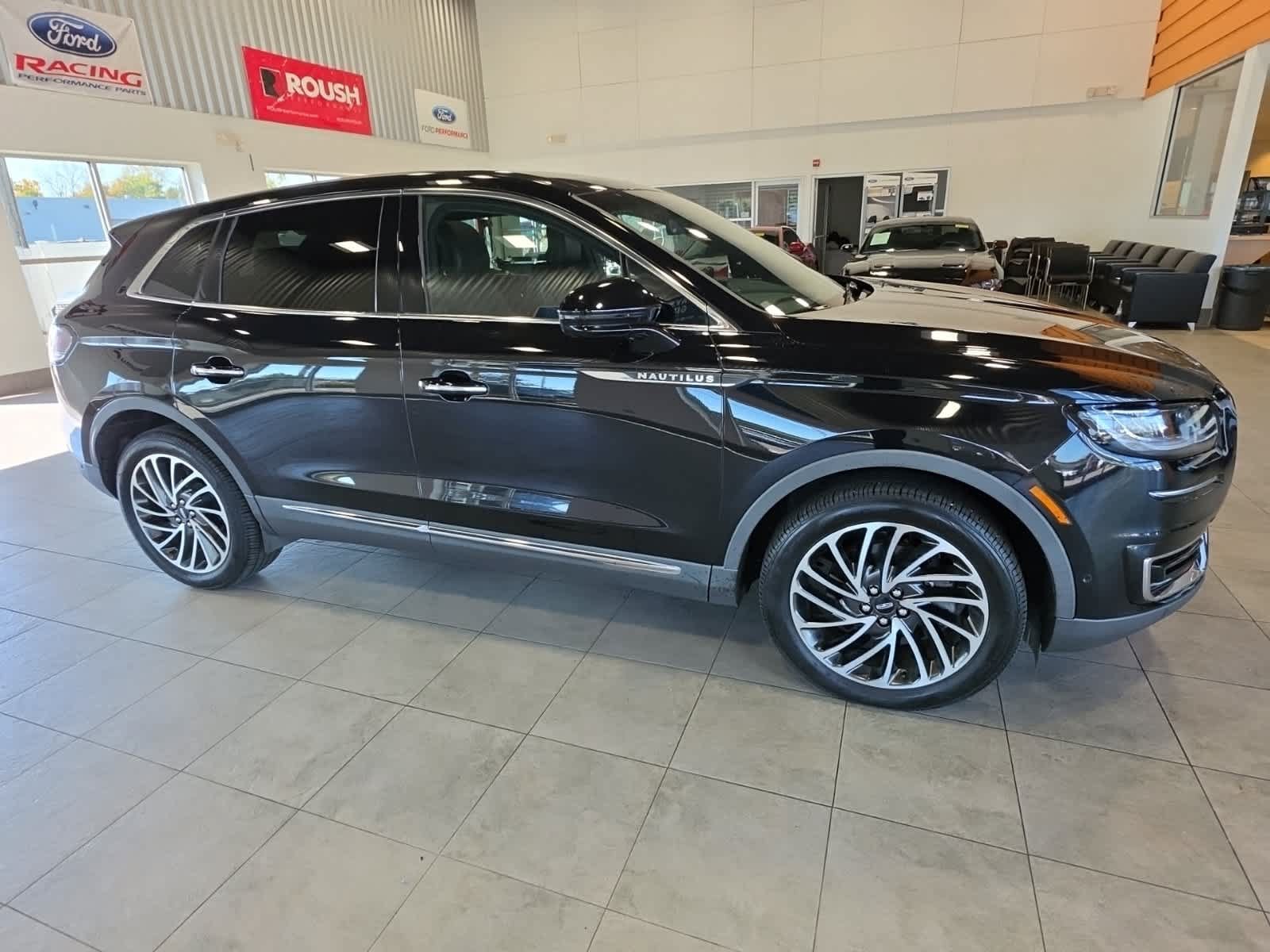 Used 2019 Lincoln Nautilus Reserve AWD/4WD image 5